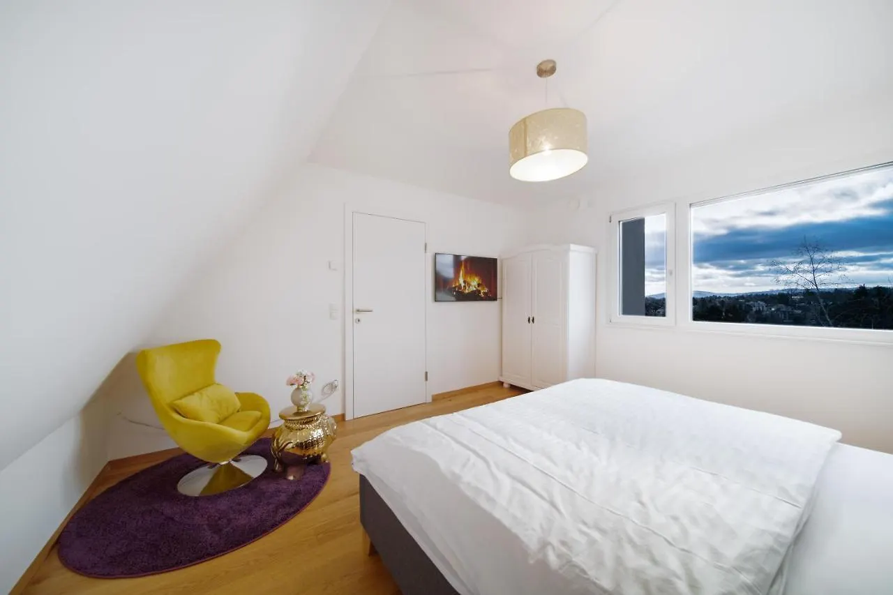 Smile Villa Mit Terrasse, Garten, Klimaanlage Und Parkplatz Im Beliebten Dobling In Wien Austria